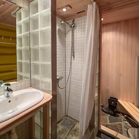 Beautiful In With Sauna Ron